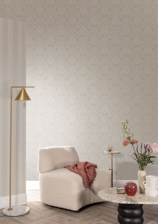 Beige wallpaper with baroque pattern, OTH001, Othello, Zoom by Masureel